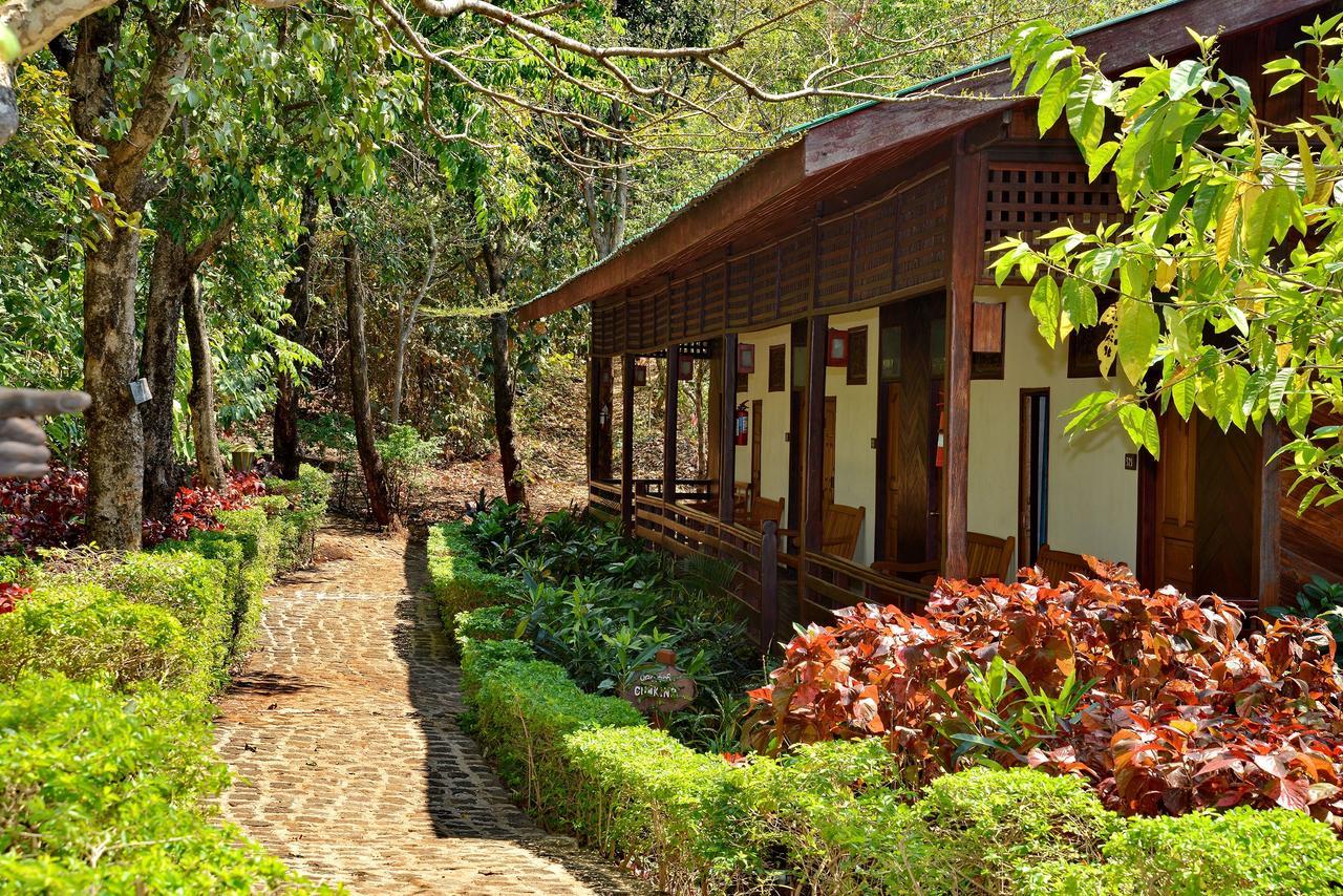 Popa Mountain Resort Mount Popa Eksteriør billede