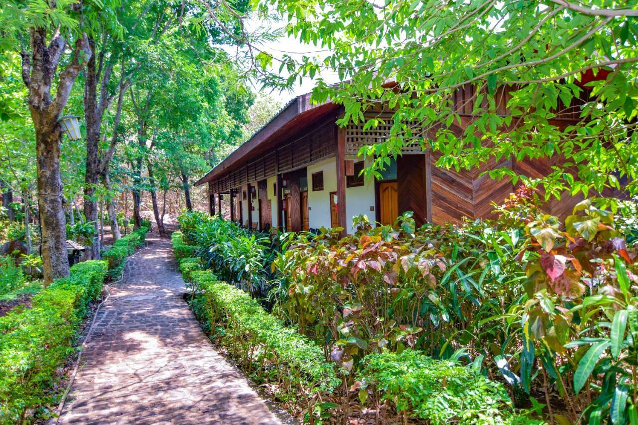 Popa Mountain Resort Mount Popa Eksteriør billede